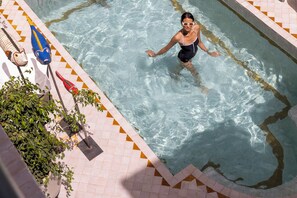 2 kolam renang outdoor
