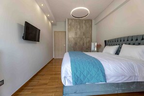 3 chambres, bureau, Wi-Fi, draps fournis