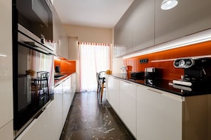 Fridge, microwave, oven, dishwasher