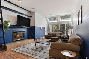 Smart TV y chimenea
