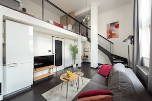 Classic Apartment | 3 bedrooms, individually decorated, individually furnished, desk