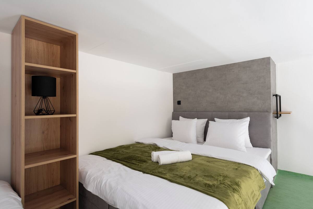 Eenvoudig appartement | Lakens van Egyptisch katoen, luxe beddengoed, verduisterende gordijnen