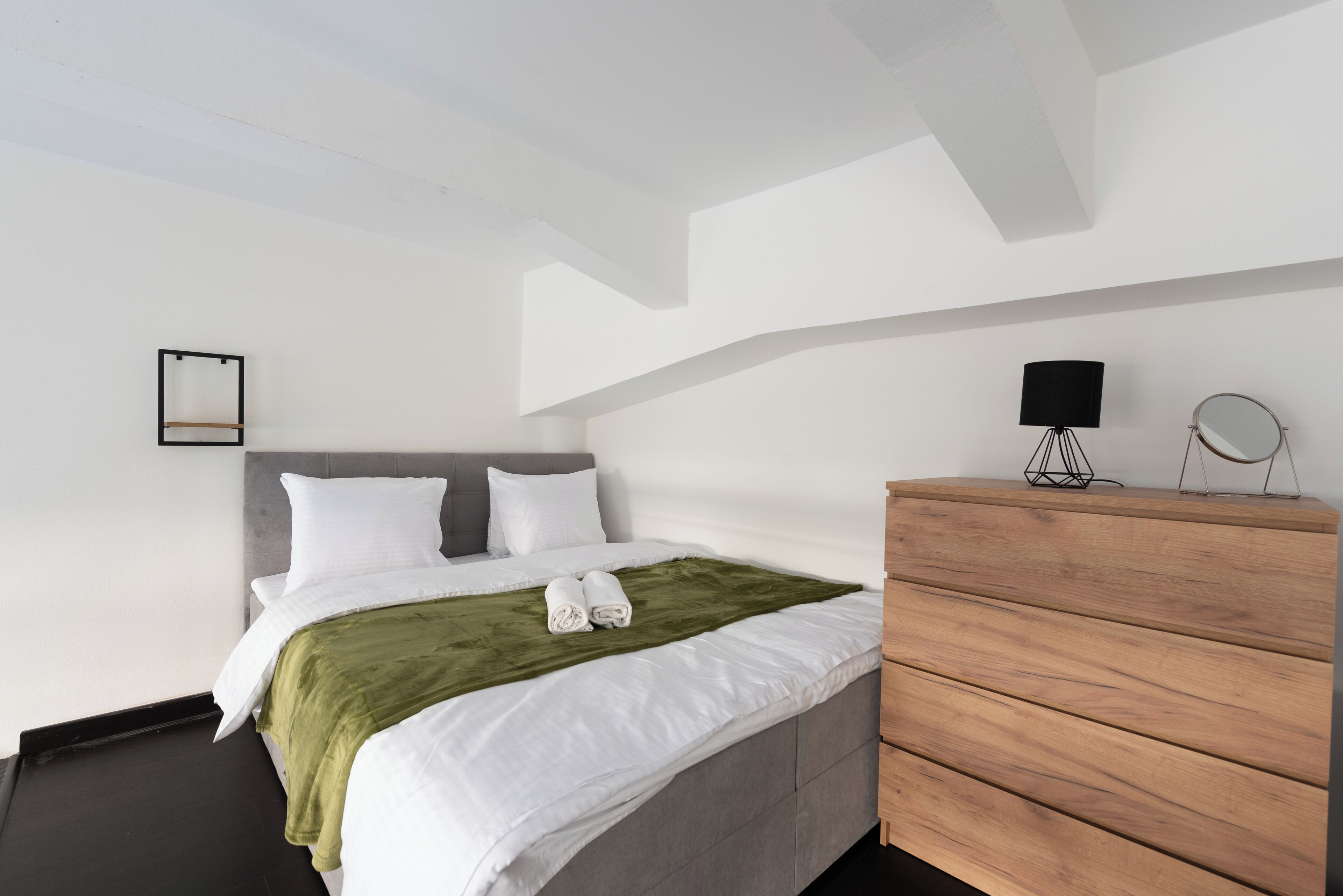 Classic-Apartment, 1 Schlafzimmer, Stadtblick | Hochwertige Bettwaren, individuell dekoriert, individuell eingerichtet