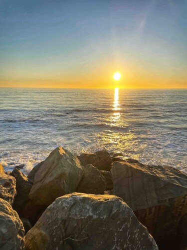 Beachside Breakaway Glenelg South 200m to the Beach