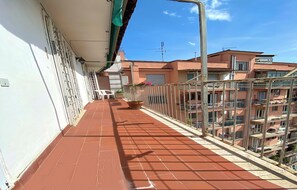 Comfort Room, Courtyard View | Desk, laptop workspace, soundproofing, free WiFi - SUNSET COLOSSEO BED & BREAKFAST (Rome)