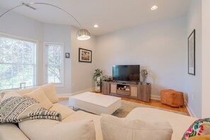 Smart TV, offices, computer monitors