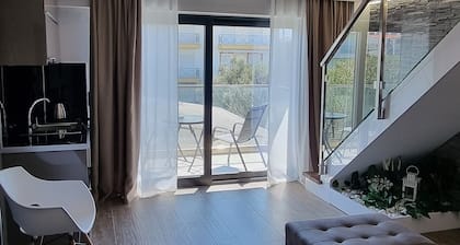 LUXSUITES