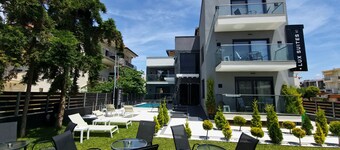 LUXSUITES