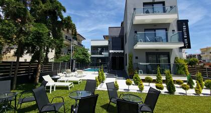 LUXSUITES