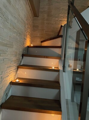 Deluxe Suite, Partial Sea View | 1 bedroom, minibar, in-room safe, soundproofing