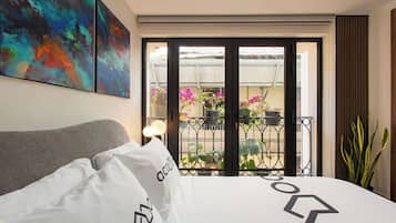 Travel cot, free WiFi, bed sheets