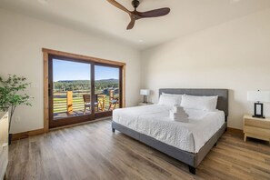 6 habitaciones, tabla de planchar con plancha y cuna de viaje 