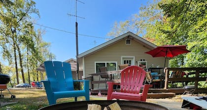 One Bedroom Cabin - Lakeview - Charming 500 sq ft one-bedroom cabin located at Outrigger Resort, just 1/4 mile from Indiana Beach Amustment Park! Features a lake view, private bathroom, kitchen, and living room. One (1) queen bed and one (1) futon al