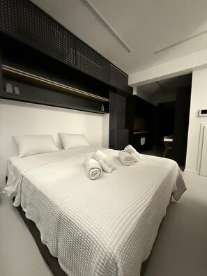 1 bedroom, iron/ironing board, WiFi, bed sheets - Old Town loft (Patra)