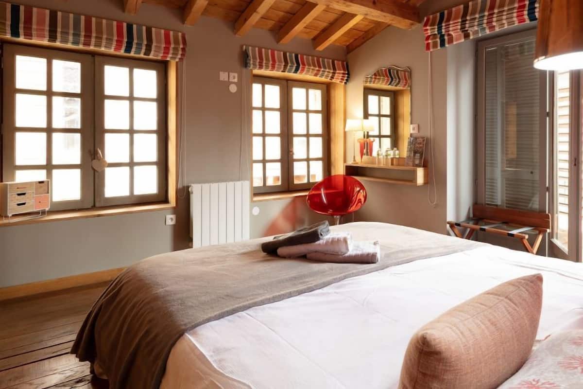 Chambre, vue jardin | Coffres-forts dans les chambres, rideaux occultants, Wi-Fi gratuit