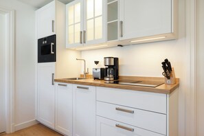 Kühlschrank, Ofen, Herdplatte, Geschirrspüler