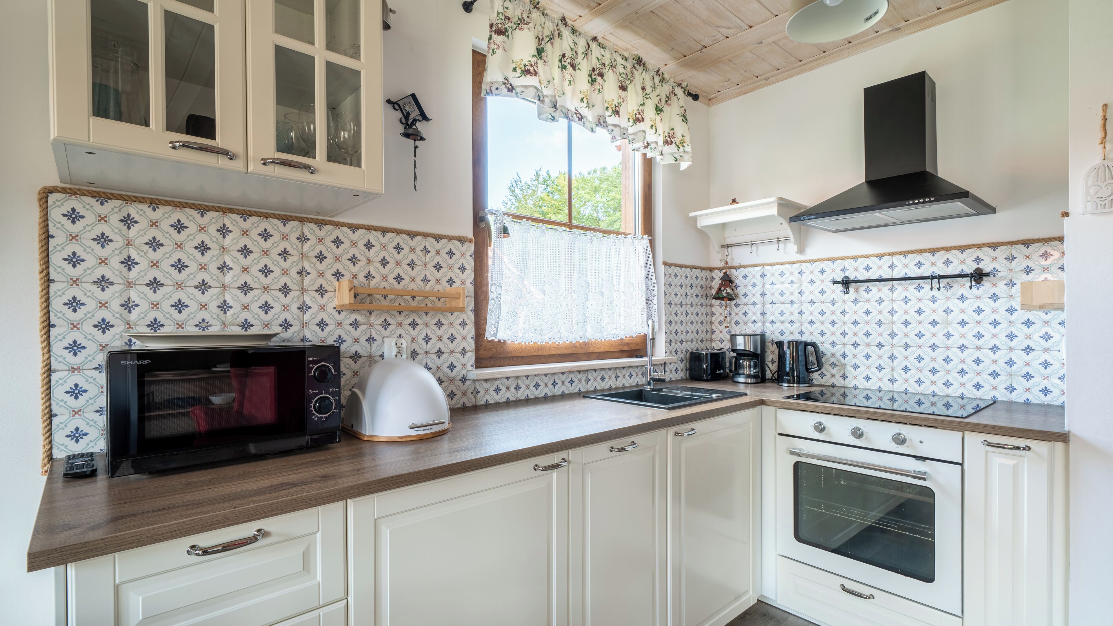 Domek (1) | Private kitchen | Fridge, stovetop, electric kettle, cookware/dishes/utensils