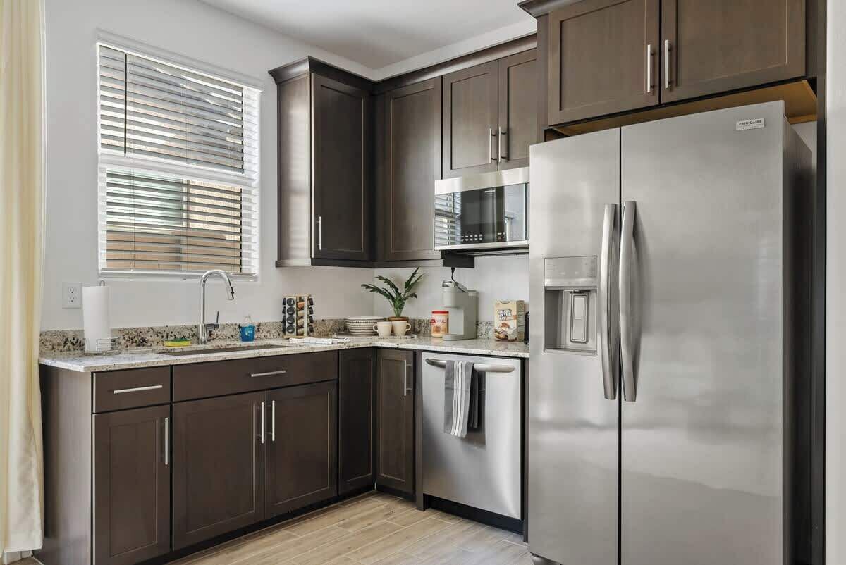 Fridge, microwave, dishwasher, coffee/tea maker