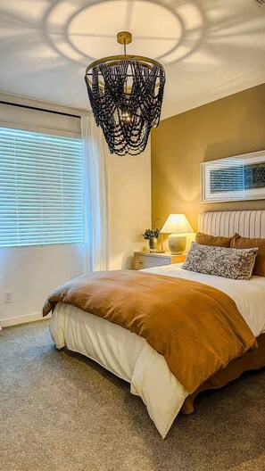 1 sovrum, skrivbord, strykjärn/strykbräda och wi-fi