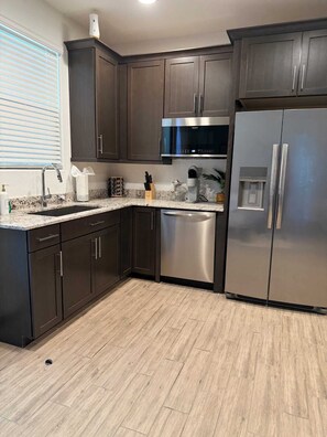 冰箱、微波炉、洗碗机、茶具/咖啡用具