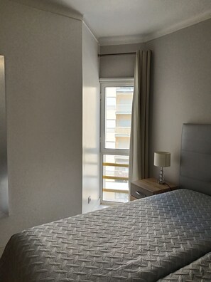 2 bedrooms, bed sheets