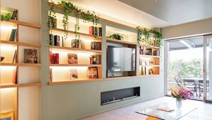 Apartment, 2 Bedrooms, Smoking, Terrace | Living room - Charming Roma Apartment With Terrace - Perfect for Families and Friends (Rome)