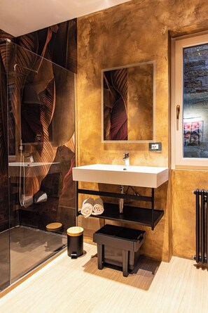 Bathroom - Charming Roma Apartment With Terrace - Perfect for Families and Friends (Rome)