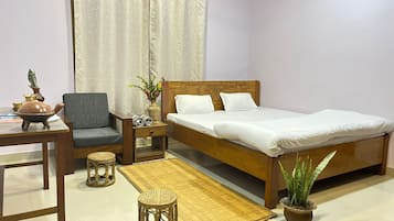 Desk, laptop workspace, free WiFi, bed sheets