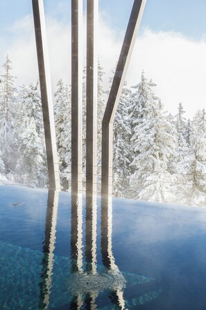 Sauna, steam room, massages