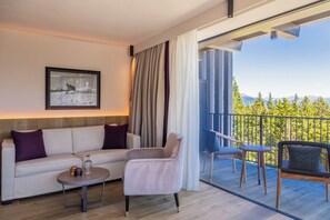 In-room safe, desk, soundproofing, free WiFi - Hotel Olangerhof (Valdaora)