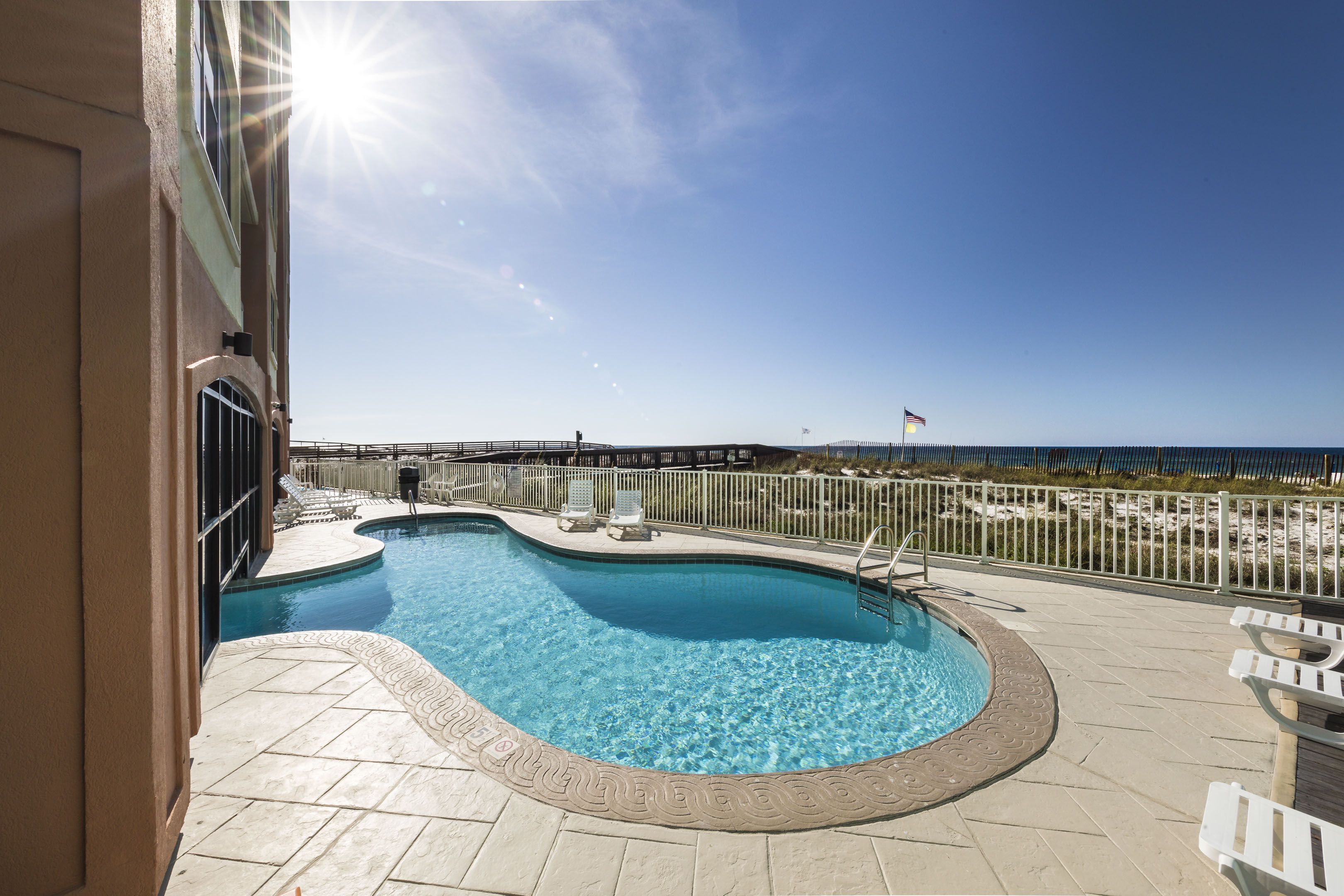 室内游泳池，室外游泳池