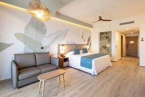 Minibar, in-room safe, individually decorated, individually furnished - Hotel Riu Ventura - All Inclusive (Cancun)