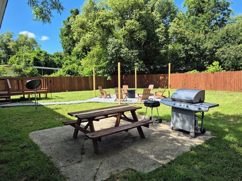 Charming 3-bedroom house with WiFi, AC in fantastic Pensacola