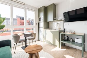 Blackout curtains, soundproofing, iron/ironing board, free WiFi - Arturo Soria Stays by Charming (Madrid)