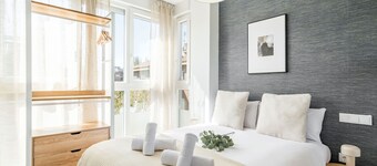 Arturo Soria Stays by Charming