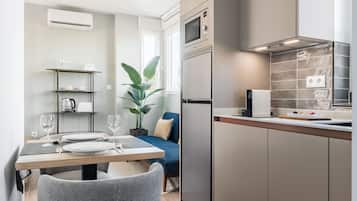 Fridge, microwave, stovetop, toaster