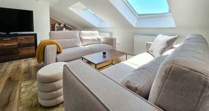 Alpha Apartments: urban Skyloft studio, central