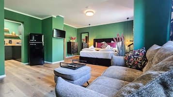 1 bedroom, bed sheets