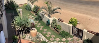 Beach, Braais & Big Memories - 4 Bedroom Family Home in Henties Bay