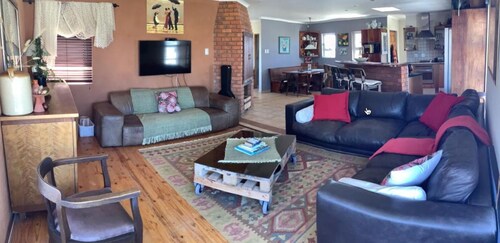 Beach, Braais & Big Memories - 4 Bedroom Family Home in Henties Bay