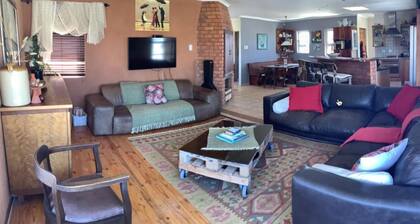 Beach, Braais & Big Memories - 4 Bedroom Family Home in Henties Bay