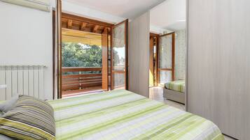 1 Schlafzimmer, Zimmersafe, Bügeleisen/Bügelbrett, Reisekinderbett