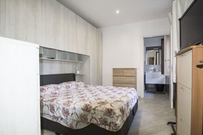 Iron/ironing board, free WiFi, bed sheets, wheelchair access - Flat ‘Il Cortiletto" (Germignaga)