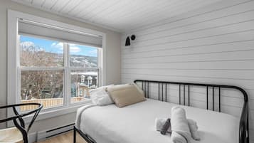 3 slaapkamers, een strijkplank/strijkijzer, reisbedje, gratis wifi