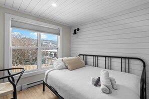 3 Schlafzimmer, Bügeleisen/Bügelbrett, Reisekinderbett, kostenloses WLAN