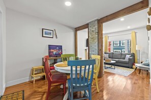 comfortable dining area with jelly bean road inspired colours - Harbour View Rowhome Signal Hill & Downtown (St. John's)