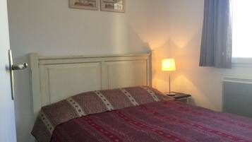 1 chambre, fer et planche à repasser, Wi-Fi gratuit