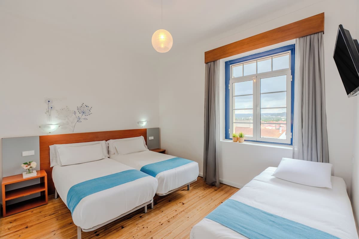 Superior Triple Room | Desk, laptop workspace, free cribs/infant beds, free WiFi
