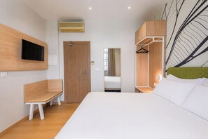 Double or Twin Room | Desk, laptop workspace, free cribs/infant beds, free WiFi