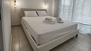 2 quartos, ferros/tábuas de passar roupa, Wi-Fi, roupa de cama